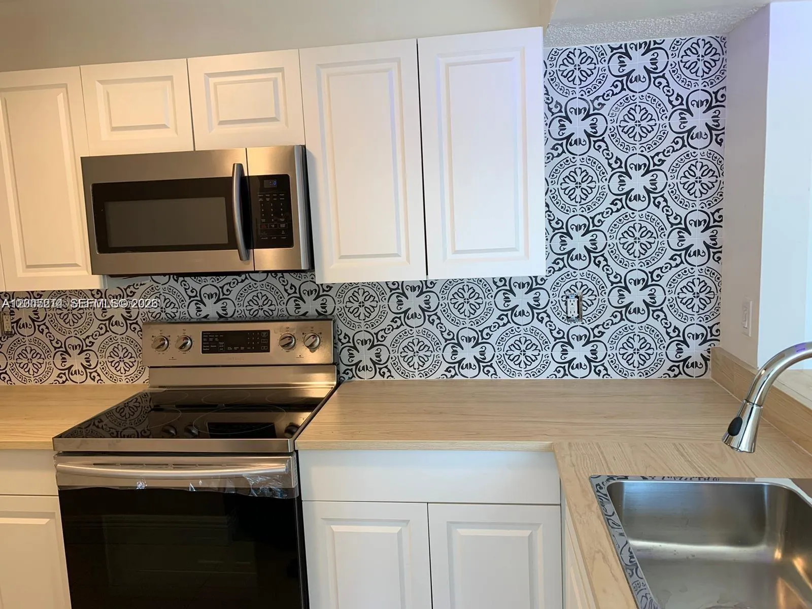 8590 SW 212th St # 210, Cutler Bay FL 33189