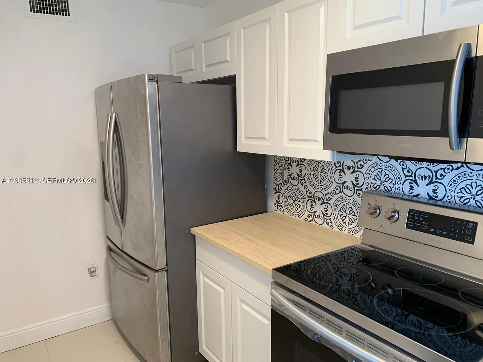 8590 SW 212th St # 210, Cutler Bay FL 33189