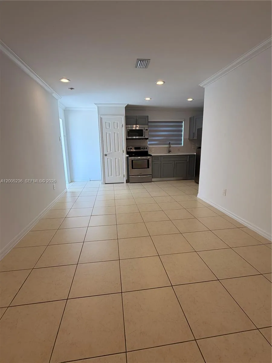 3011 N 74th Ave # B, Hollywood FL 33024