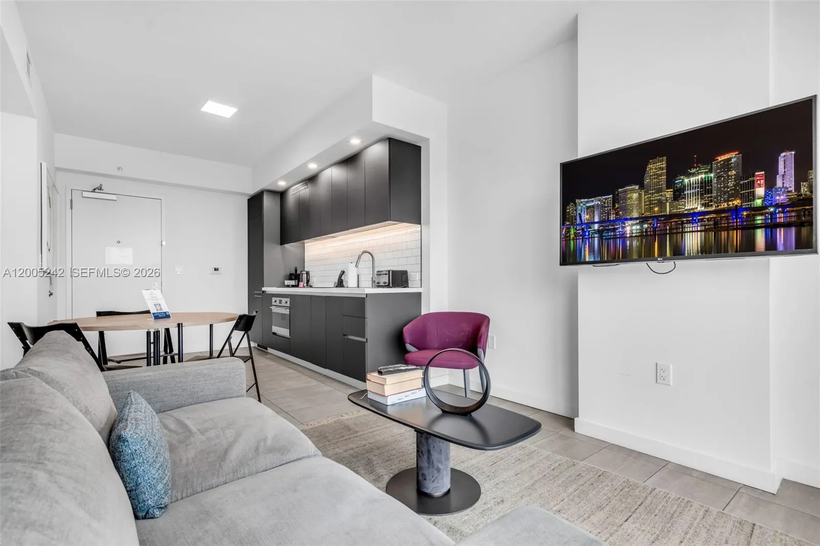 227 NE 2nd St # 2503, Miami FL 33132