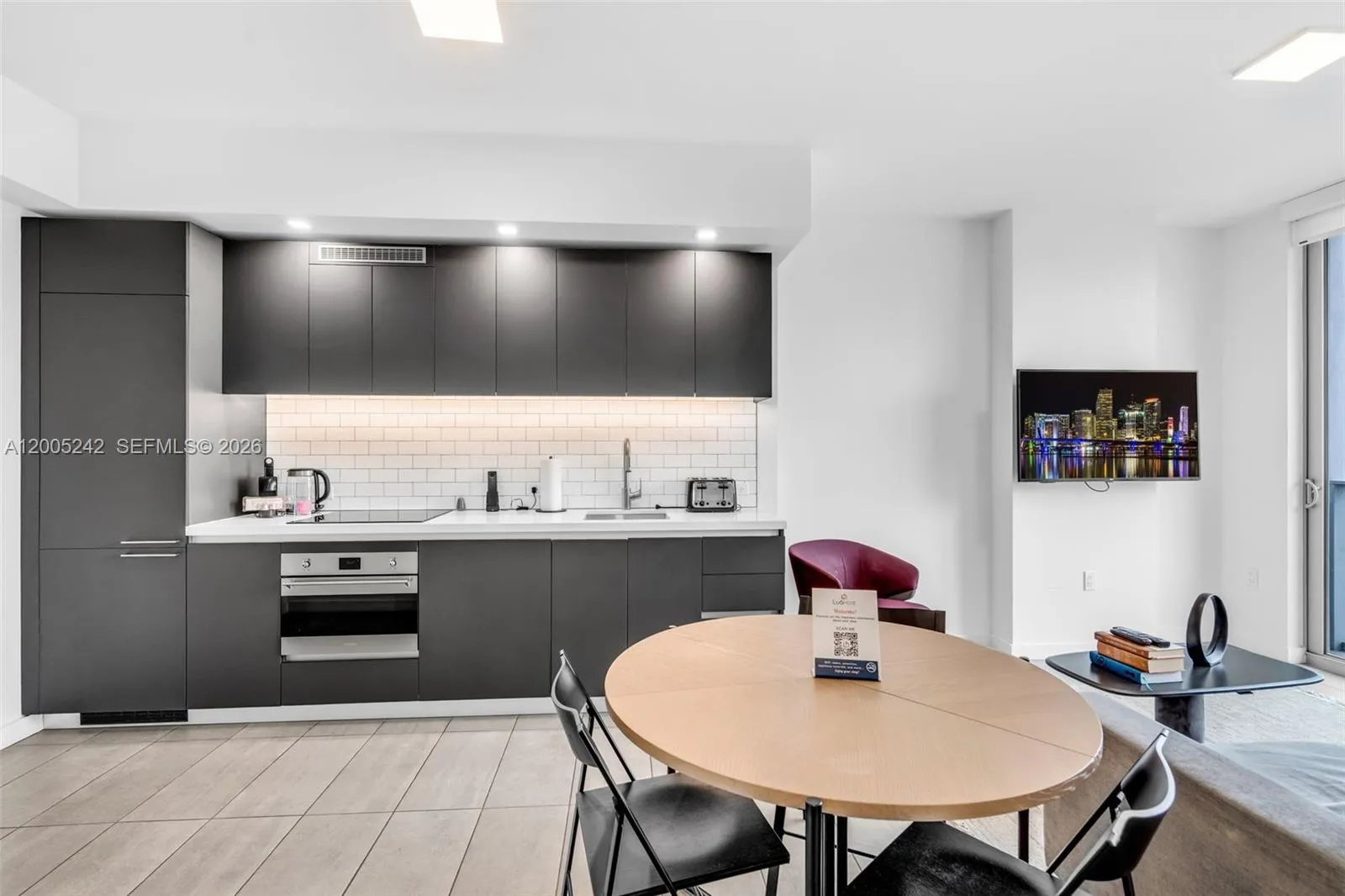 227 NE 2nd St # 2503, Miami FL 33132