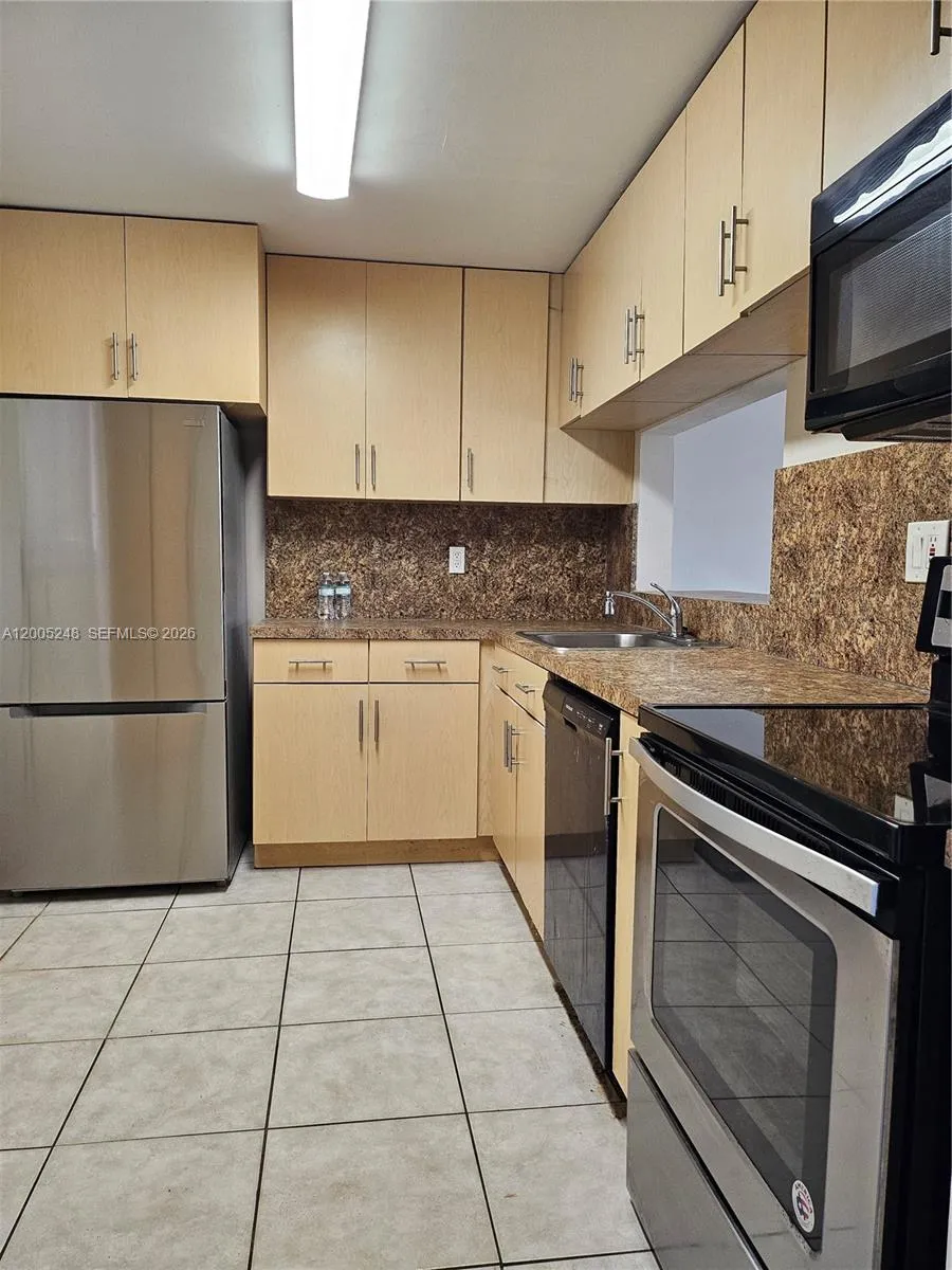 8005 SW 107th Ave # 305, Miami FL 33173