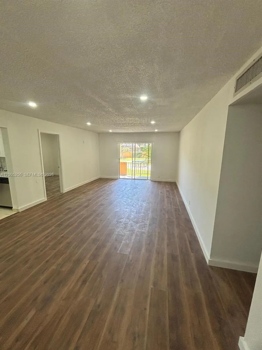 17901 NW 68th Ave # T102, Hialeah FL 33015