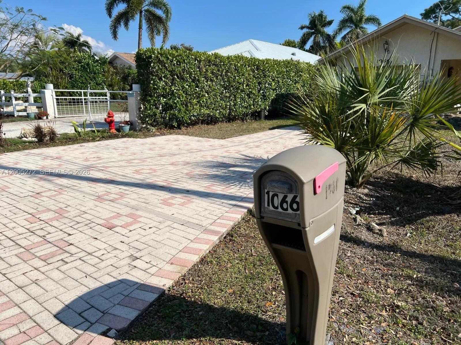 1066 Highlands Dr, Naples FL 34103