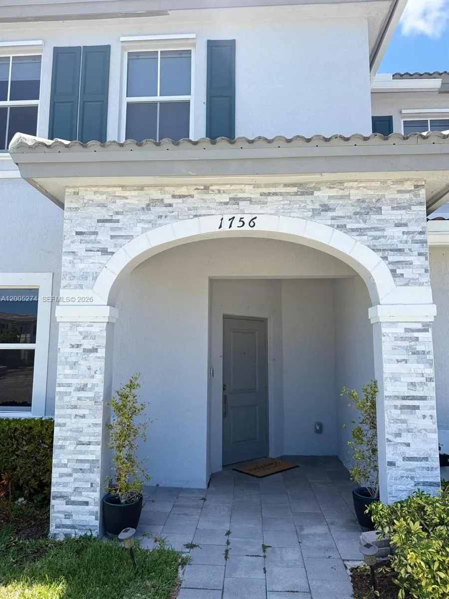 1756 SE 26th Rd, Homestead FL 33035