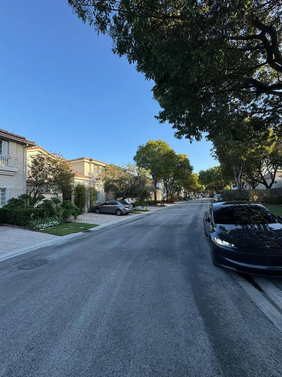 6861 NW 107th Ct # 0, Doral FL 33178