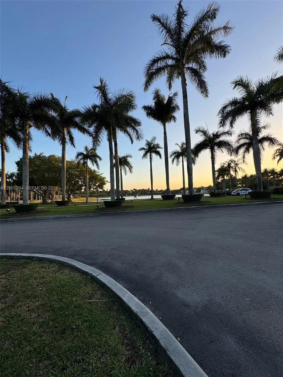 6861 NW 107th Ct # 0, Doral FL 33178