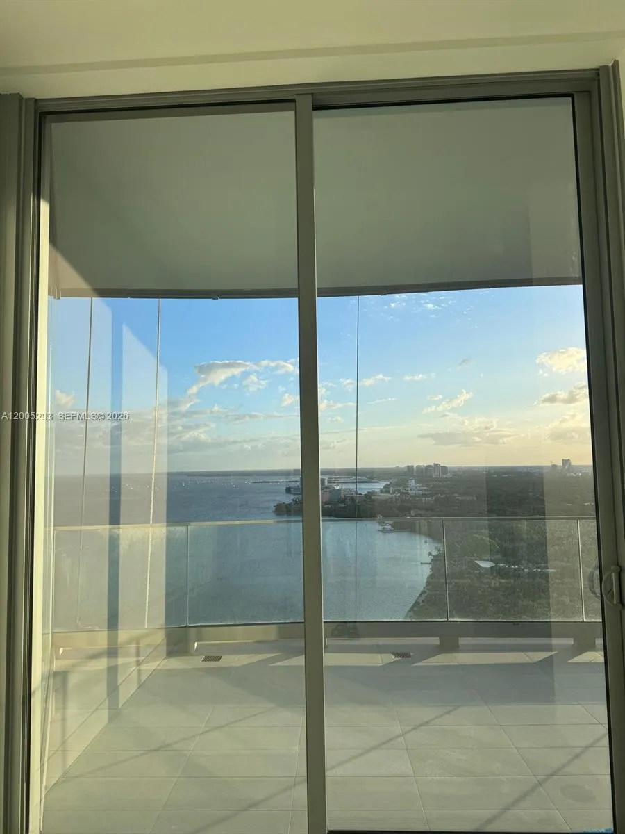 175 se 25 rd # 2803, Miami FL 33129