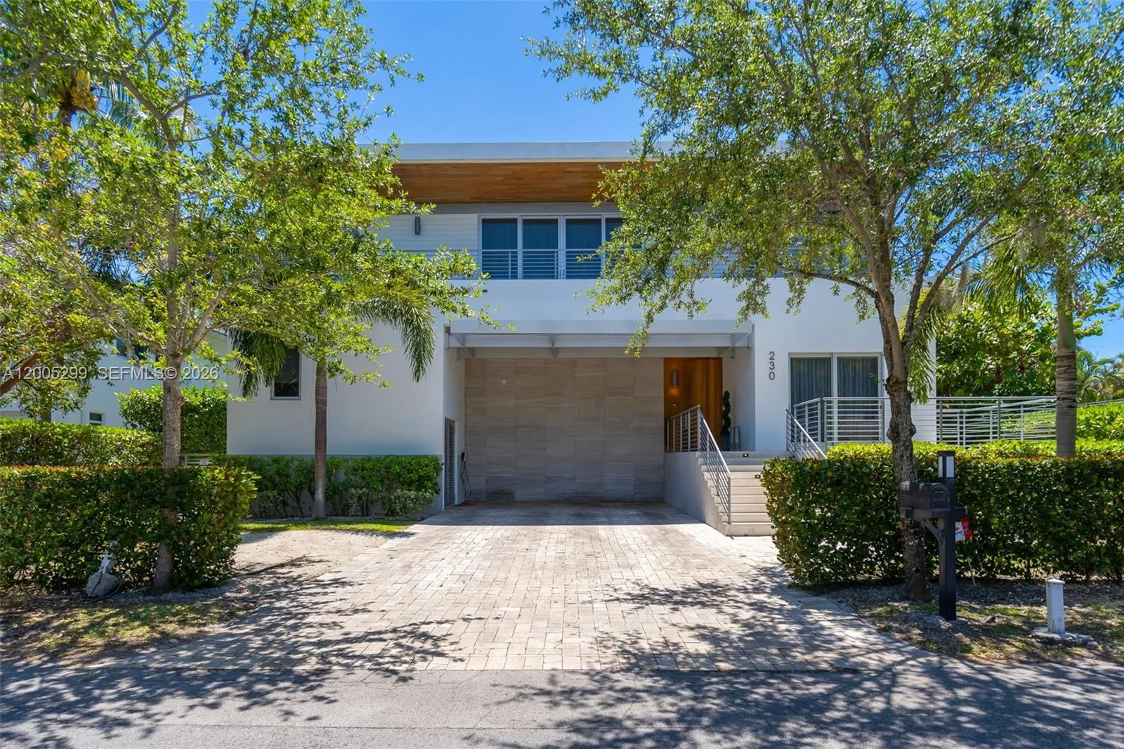 230 W Mcintyre St, Key Biscayne FL 33149