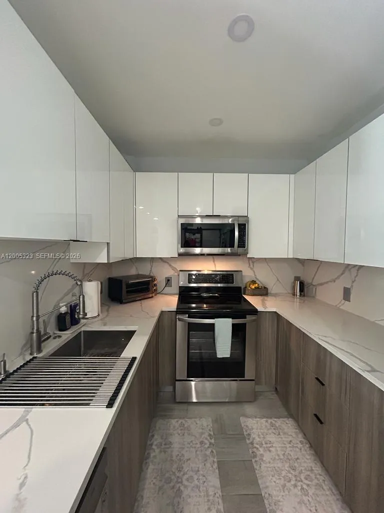 3501 Jackson St # 309, Hollywood FL 33021
