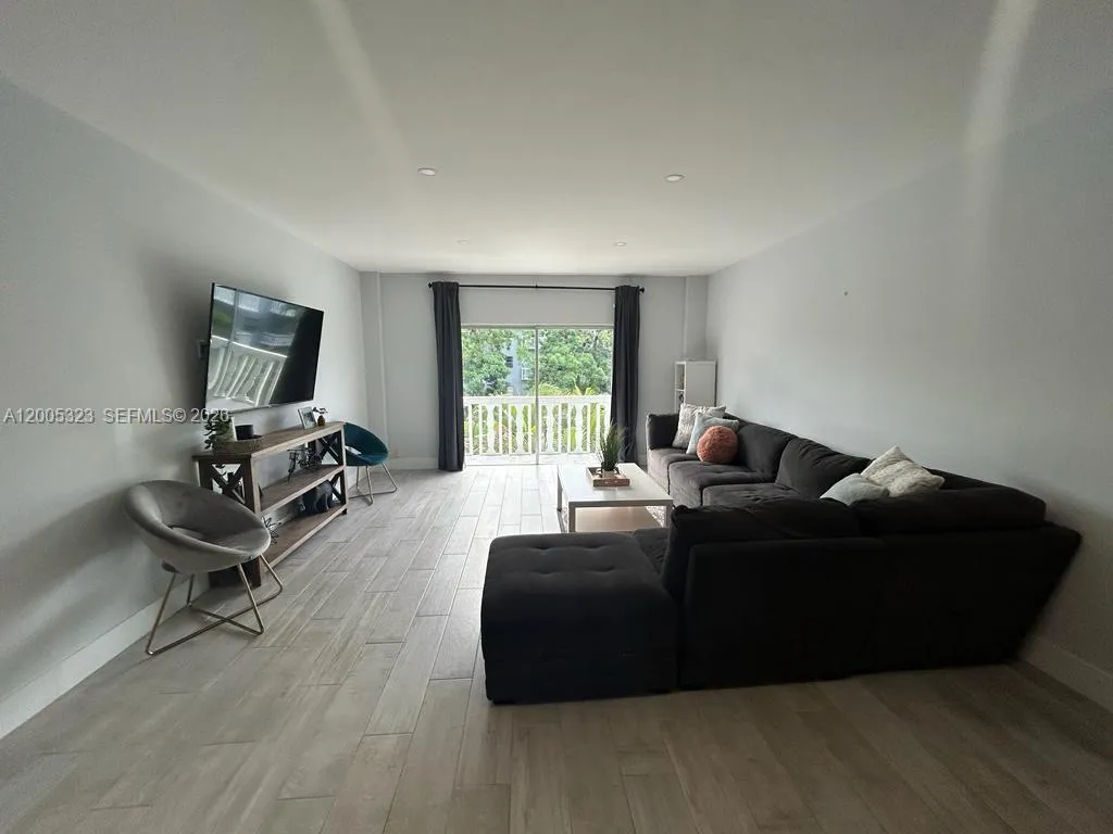 3501 Jackson St # 309, Hollywood FL 33021