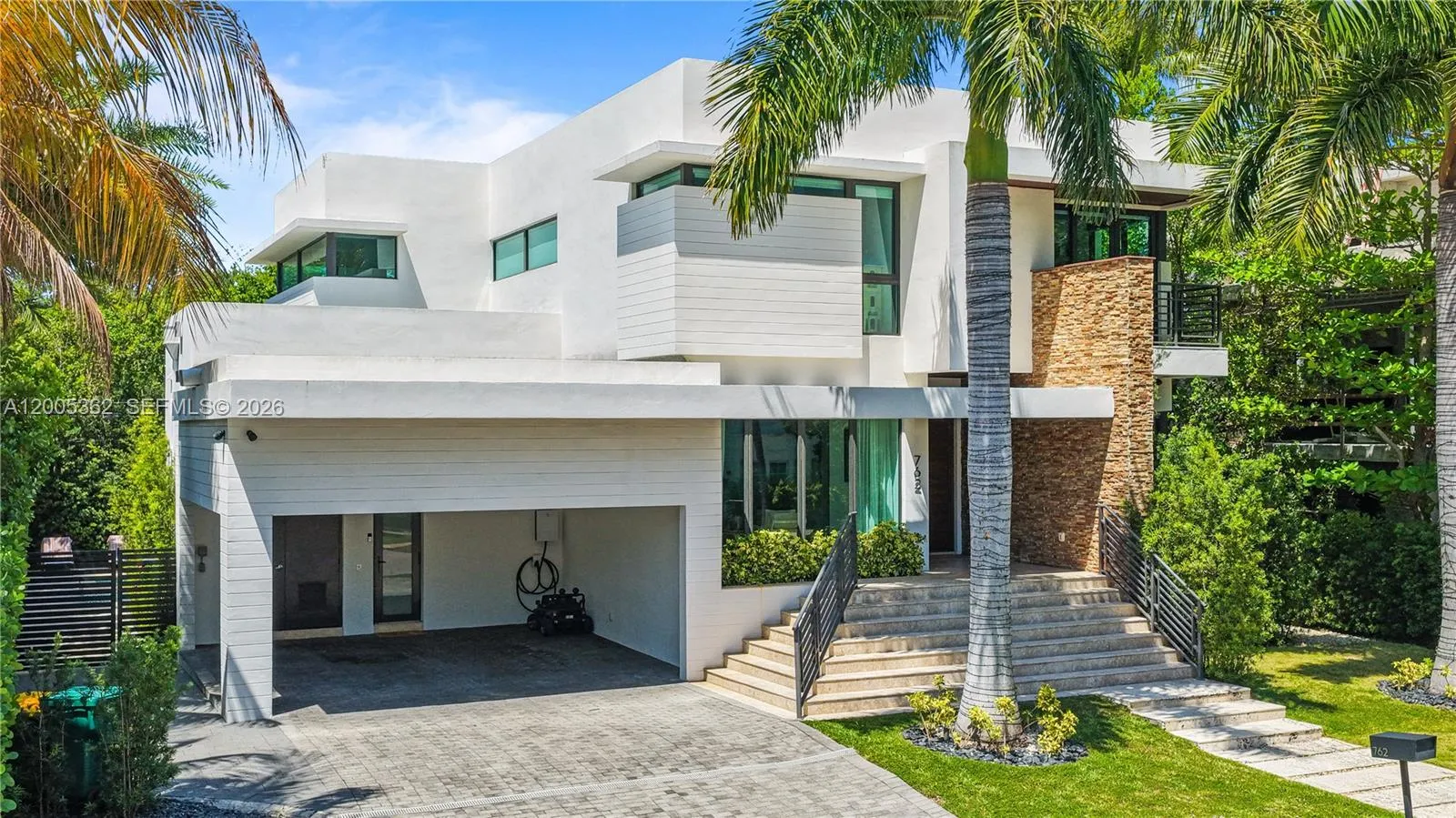 762 Fernwood Rd, Key Biscayne FL 33149