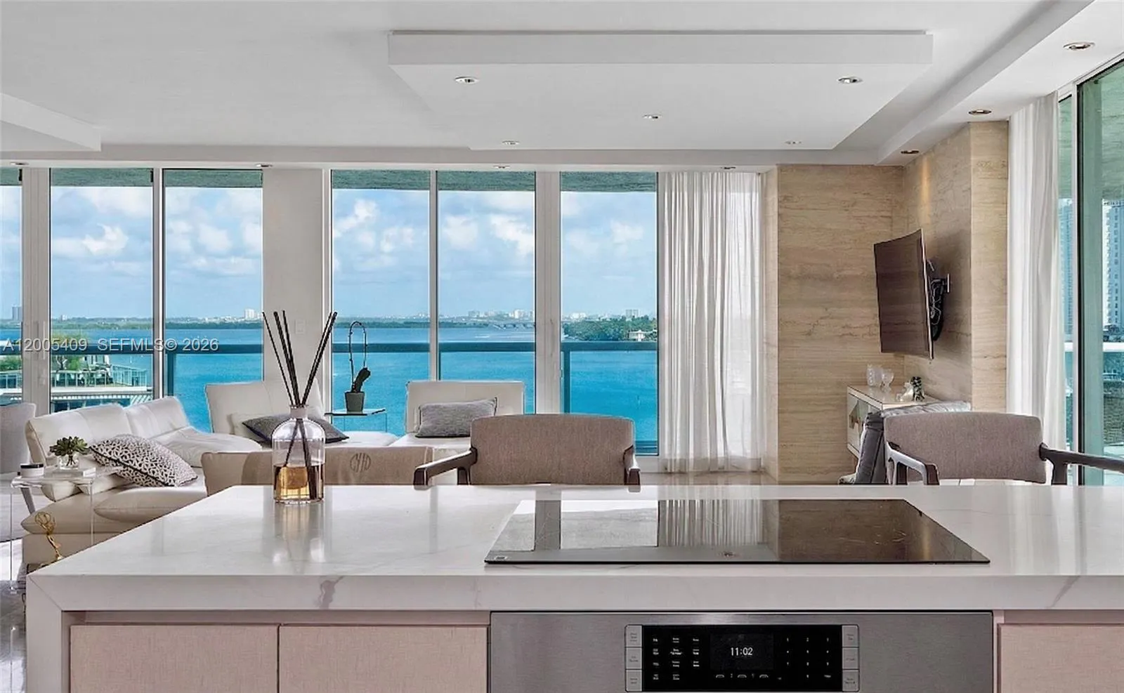 10 Venetian Way # 804, Miami Beach FL 33139