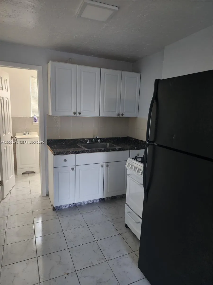 224 SW 6th Ave # 5, Miami FL 33130