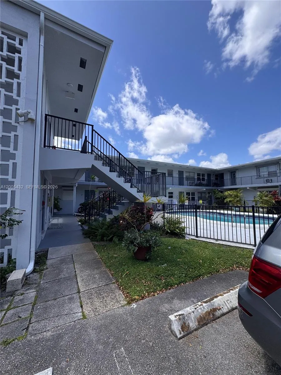 3510 Harrison St # 12, Hollywood FL 33021