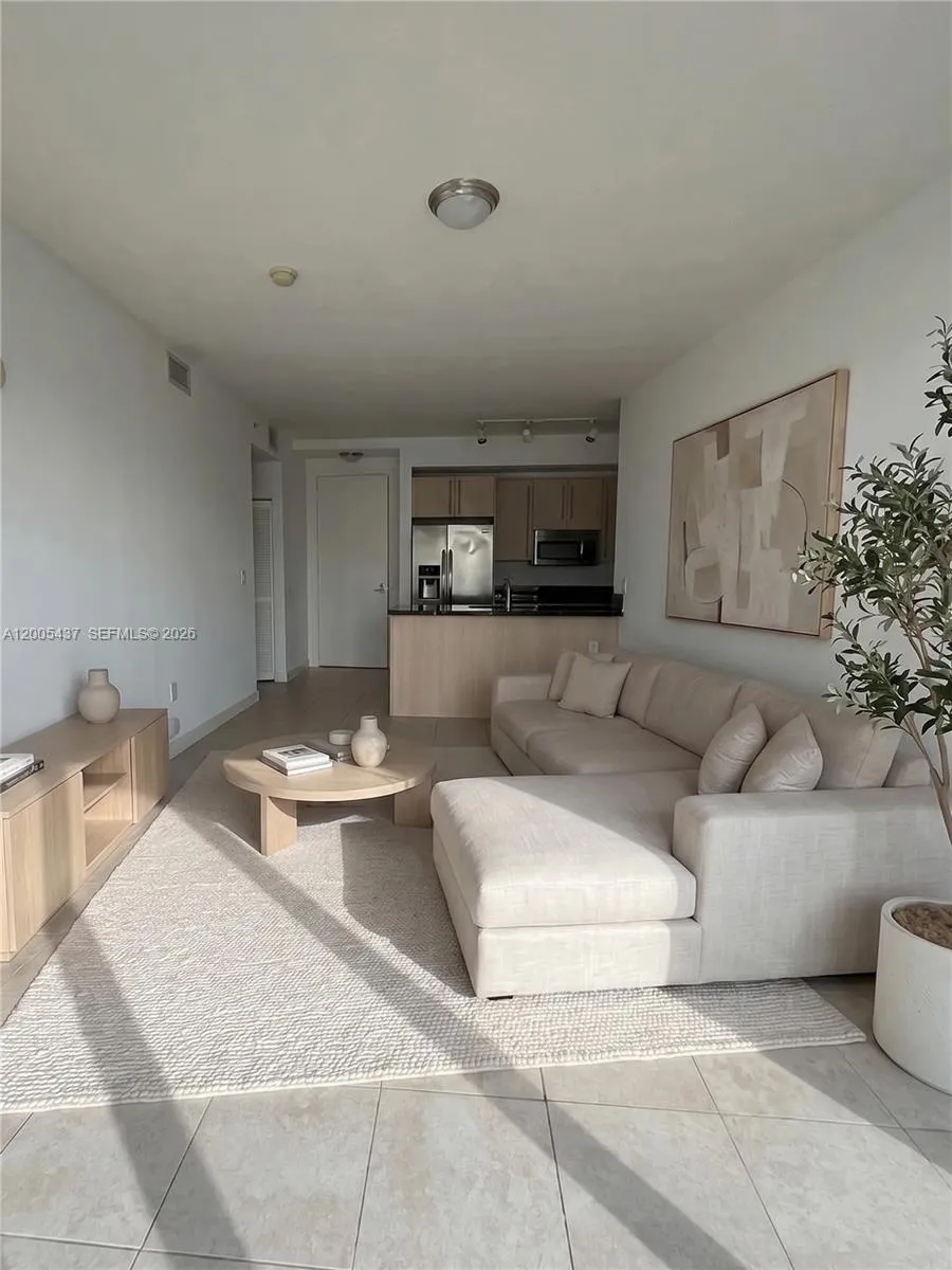 1111 SW 1st Ave, Miami FL 33130