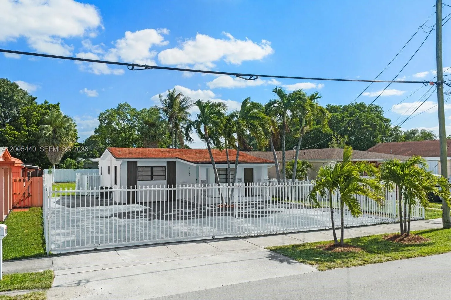 7120 SW 21st St, Miami FL 33155