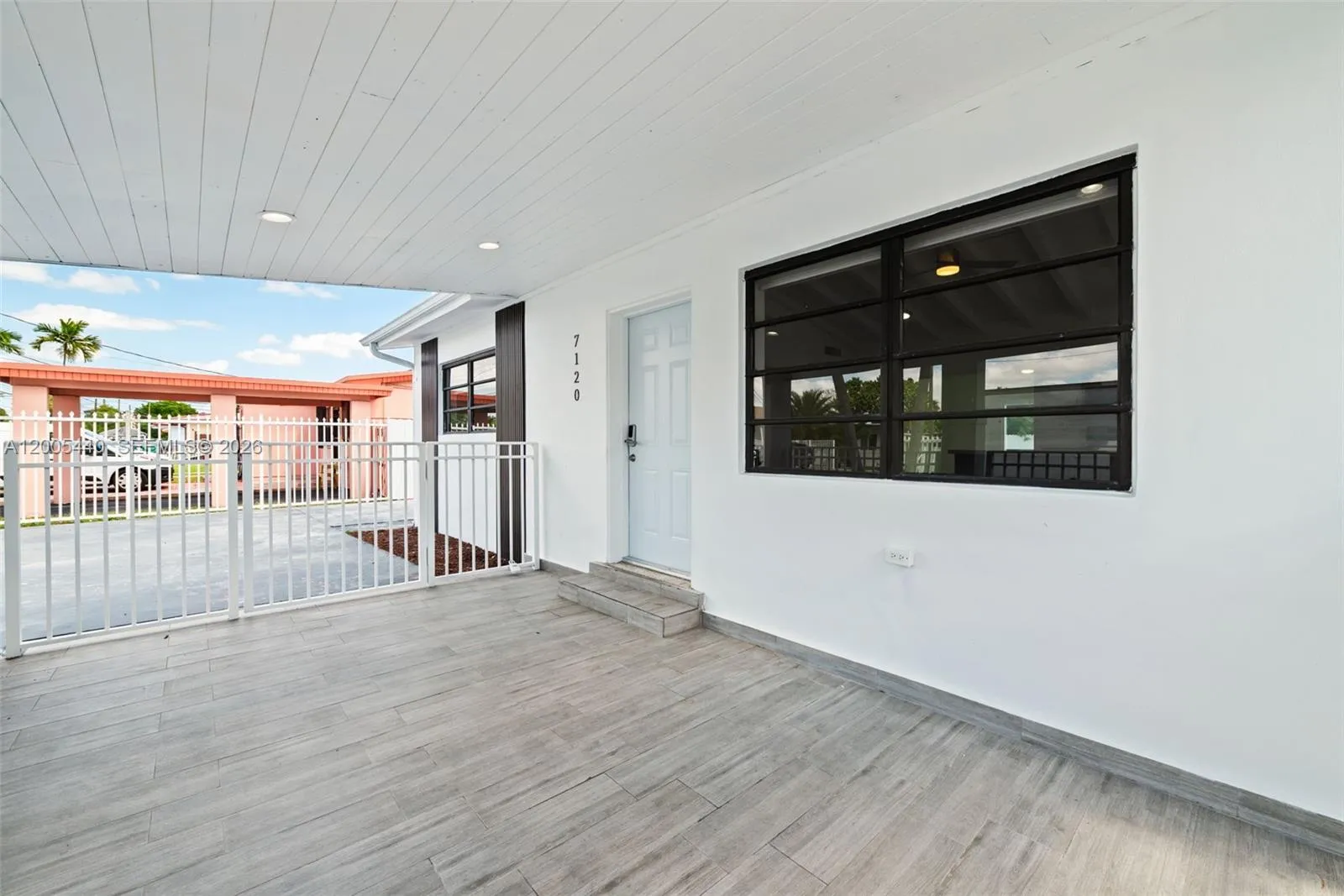 7120 SW 21st St, Miami FL 33155