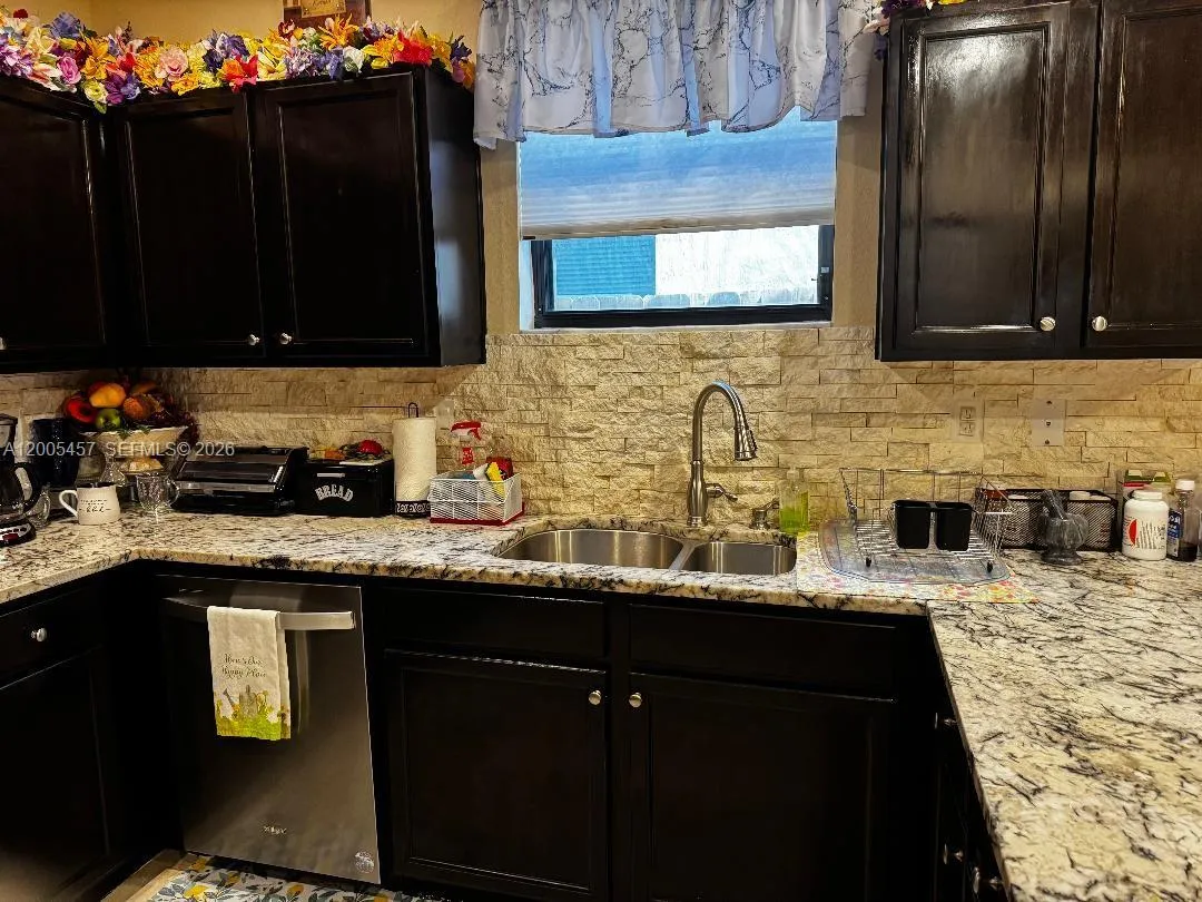 595 SE 33rd Ter, Homestead FL 33033