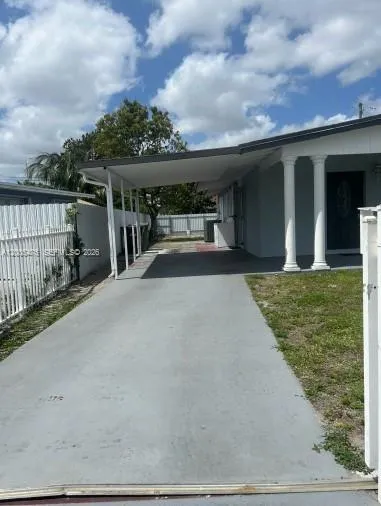 841 Hialeah Dr, Hialeah FL 33010