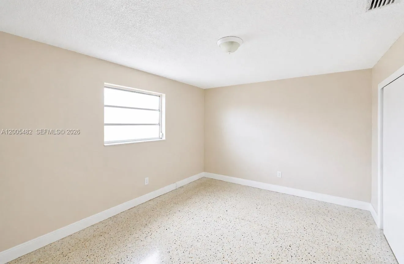 2315 W Okeechobee Rd # 304, Hialeah FL 33010