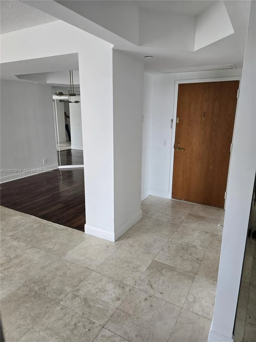 3610 Yacht Club Dr # 1016, Aventura FL 33180