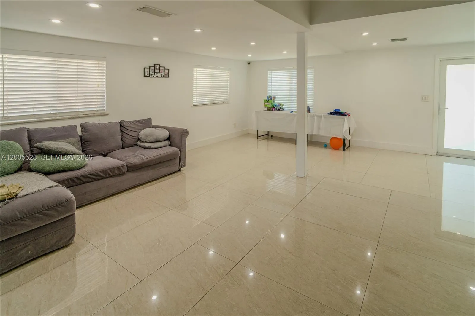 2148 NE 181st St, North Miami Beach FL 33162