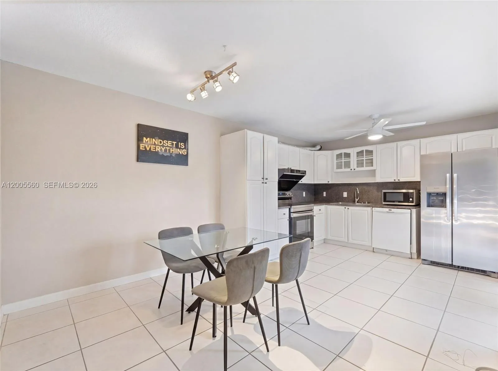 2532 Camelot Ct, Cooper City FL 33026