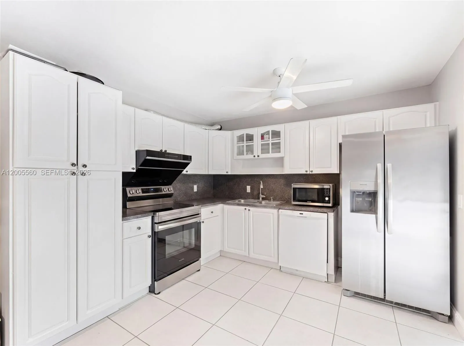 2532 Camelot Ct, Cooper City FL 33026