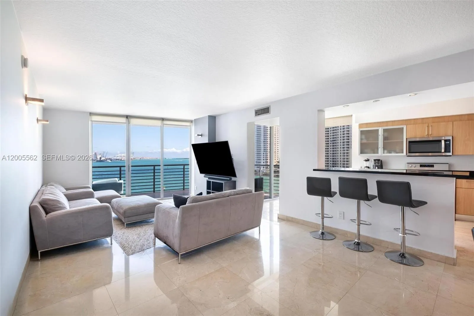 325 S Biscayne Blvd # 823, Miami FL 33131