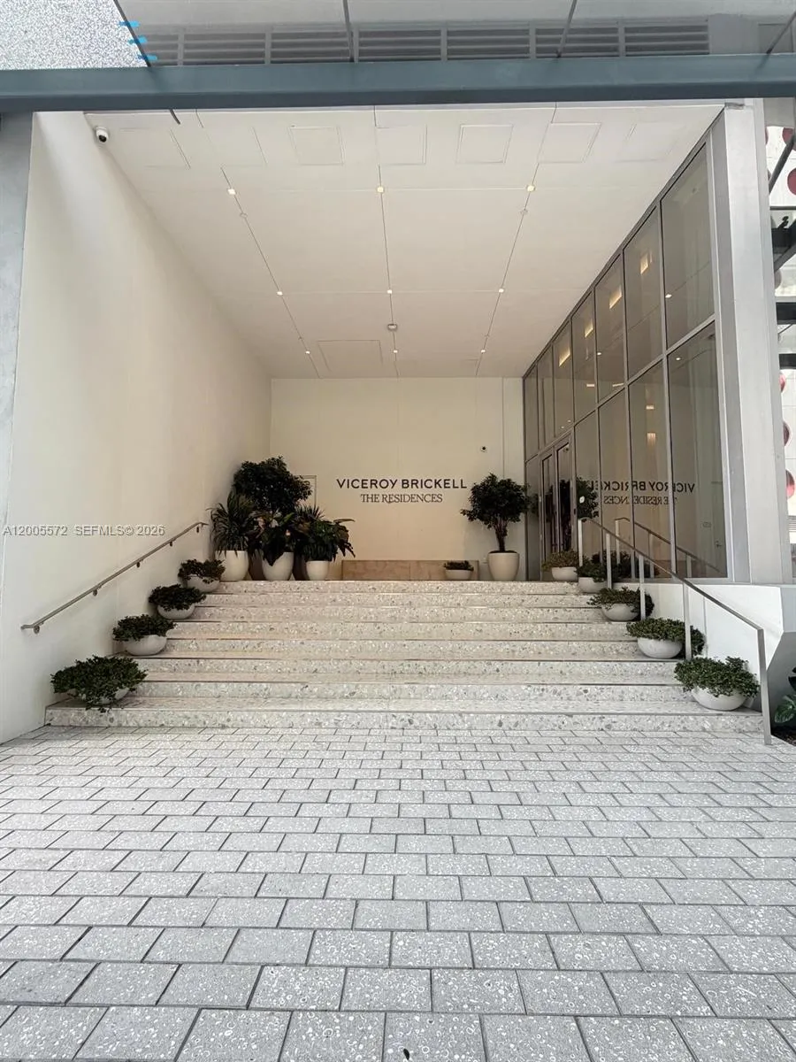 77 SE 5 # 507, Miami FL 33131