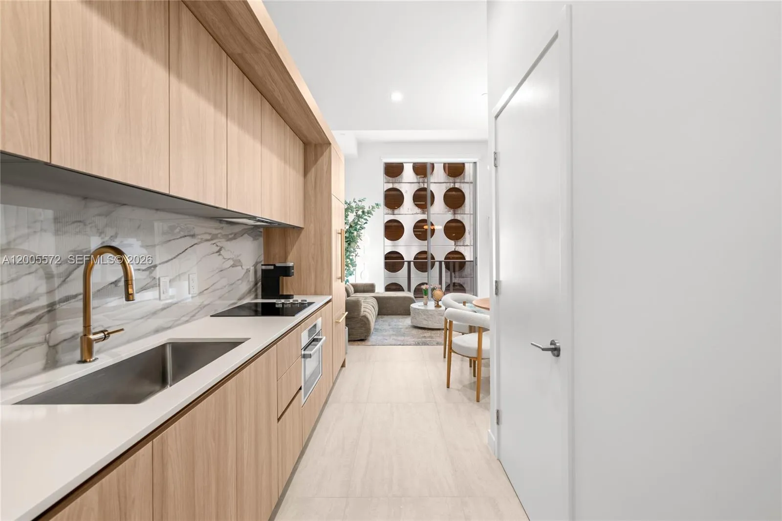 77 SE 5 # 507, Miami FL 33131