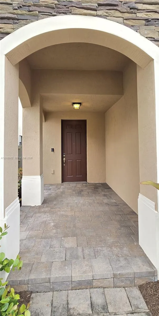 525 SE 34th Ter, Homestead FL 33033