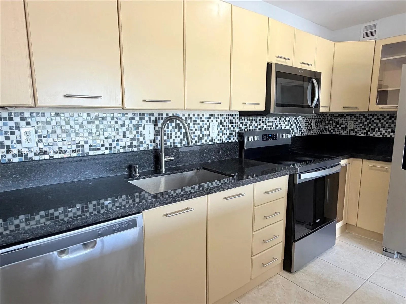 505 S Pine Island Rd # 208B, Plantation FL 33324