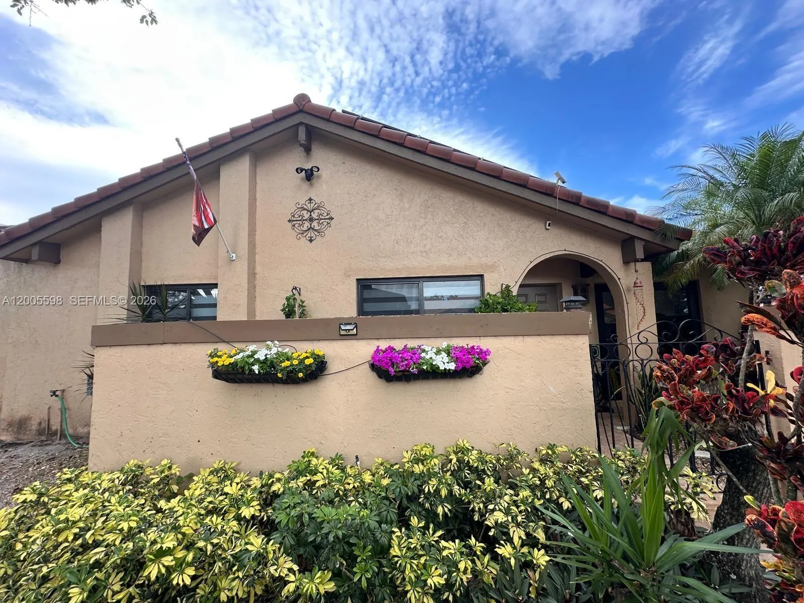 3 bedroom 2 bath for sale at 6633 NW 178th Ter, Hialeah FL 33015