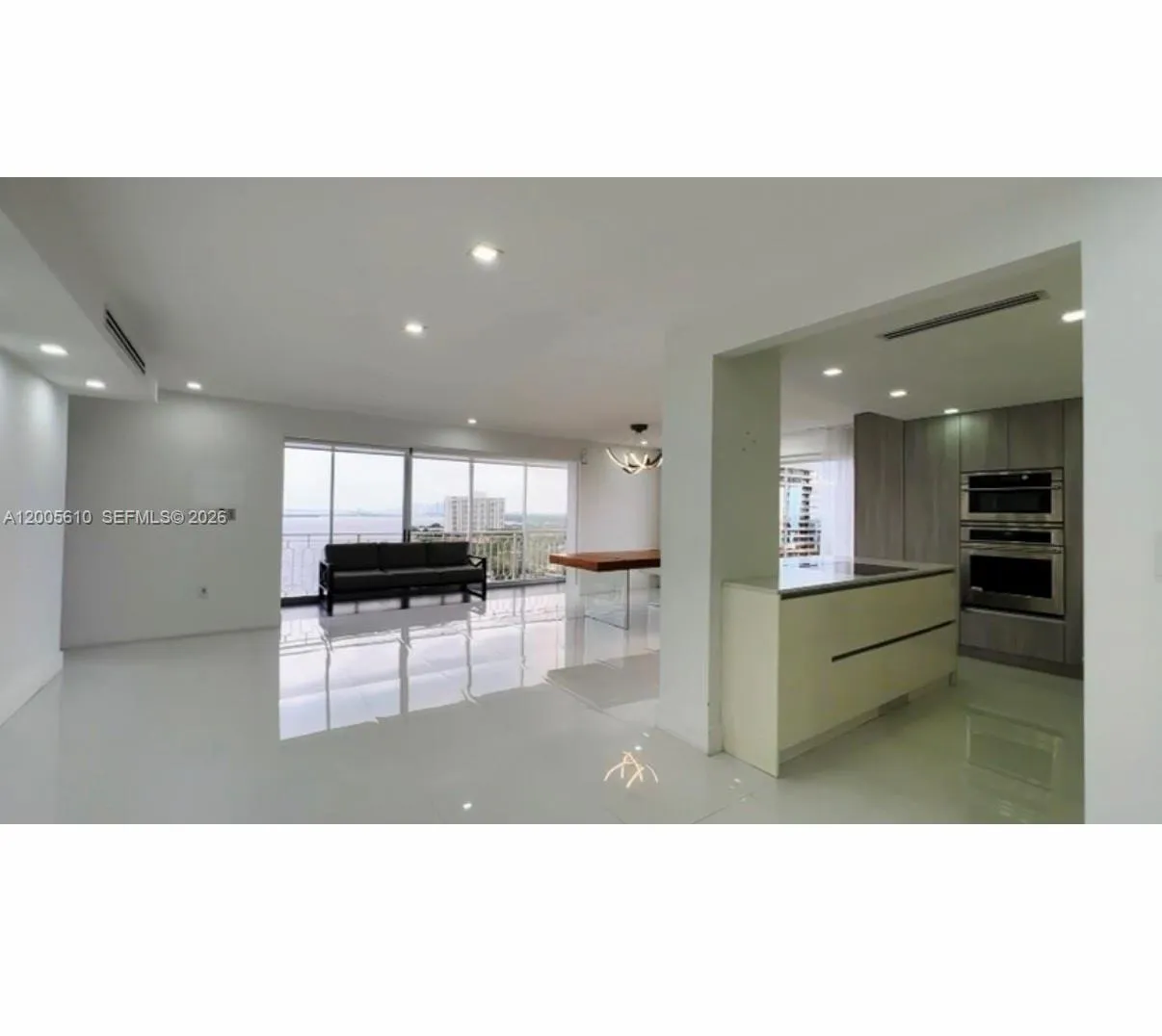 11111 biscayne blvd # 1815, Miami FL 33181