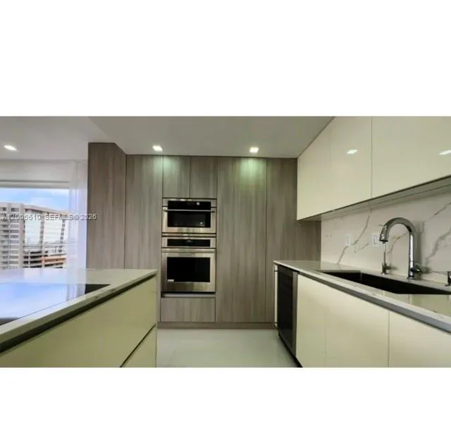 11111 biscayne blvd # 1815, Miami FL 33181