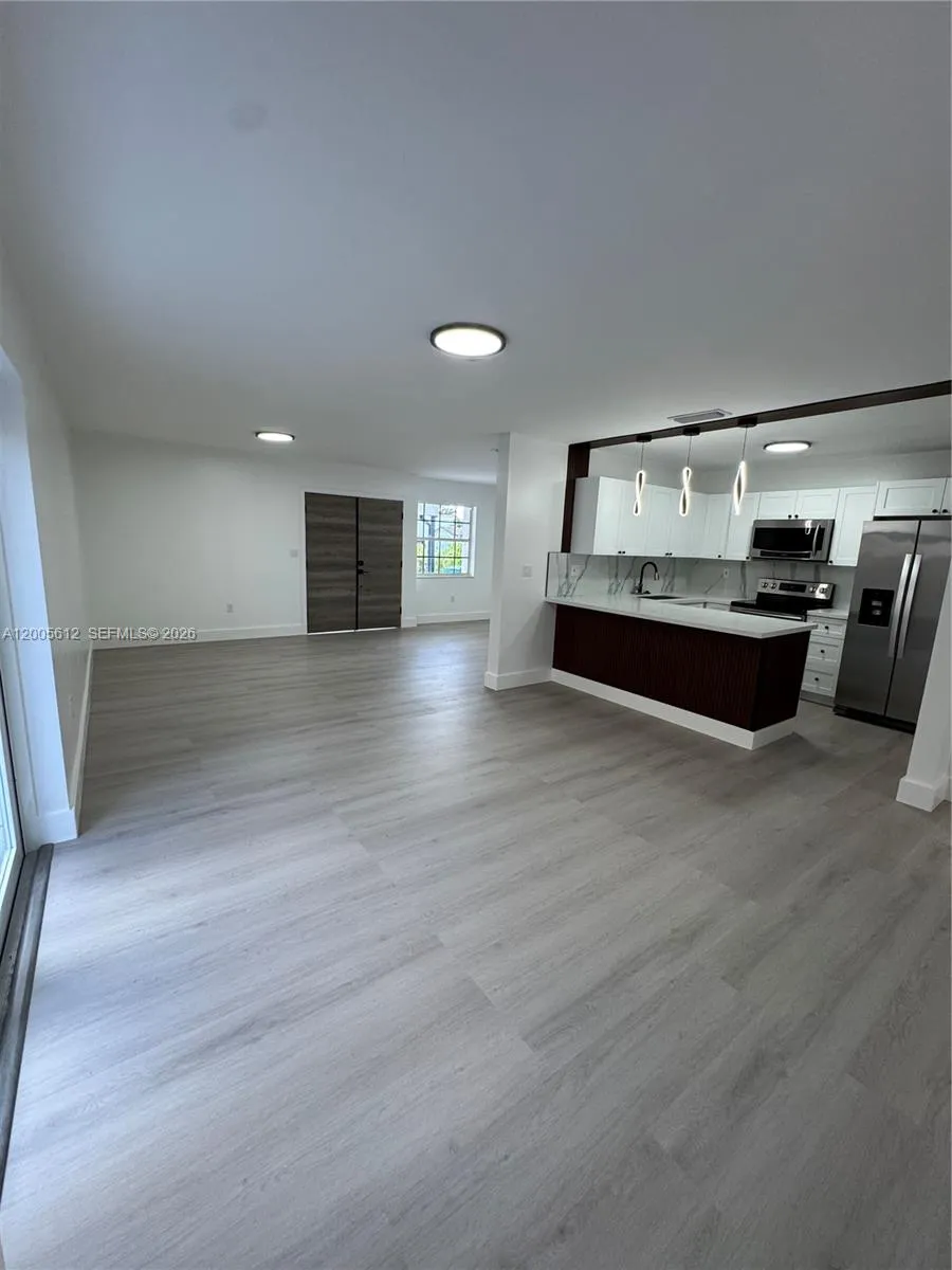 9855 SW 1st Ter, Miami FL 33174