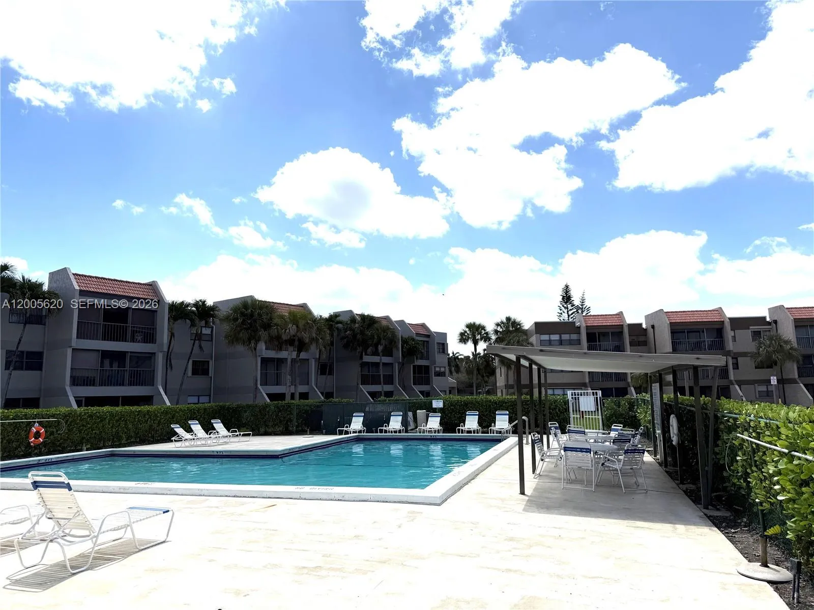 230 Lakeview Dr # 307, Weston FL 33326