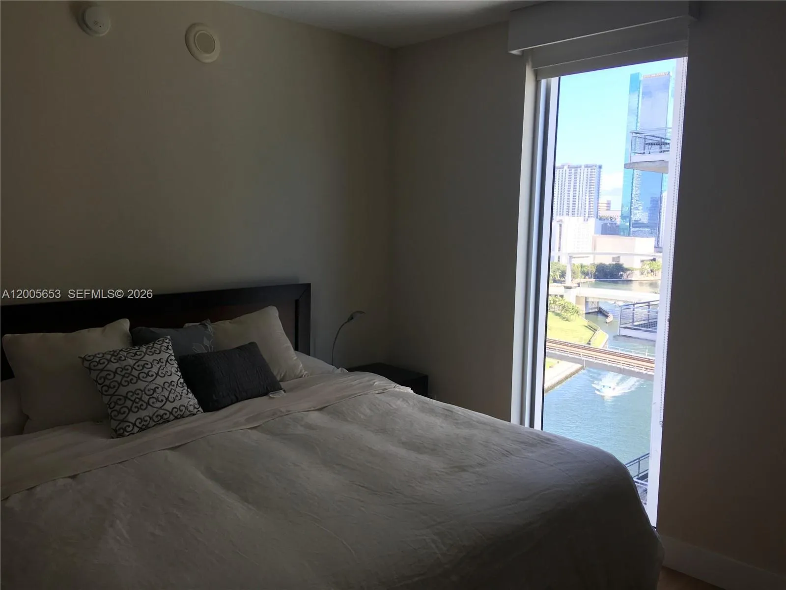 185 SW 7th St # 1511, Miami FL 33130