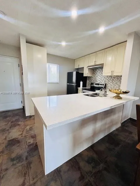 7740 Camino Real # G404, Miami FL 33143