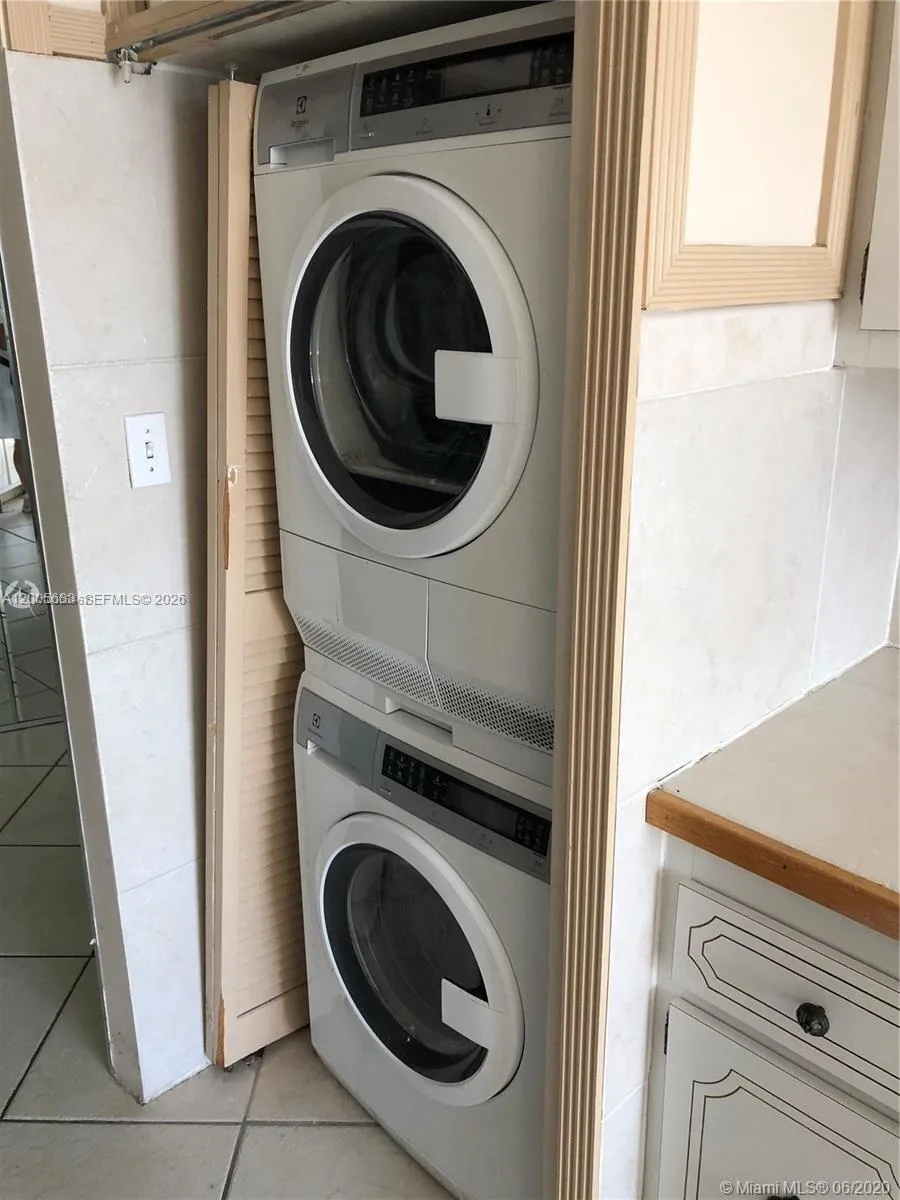 2751 S Ocean Dr # 701N, Hollywood FL 33019