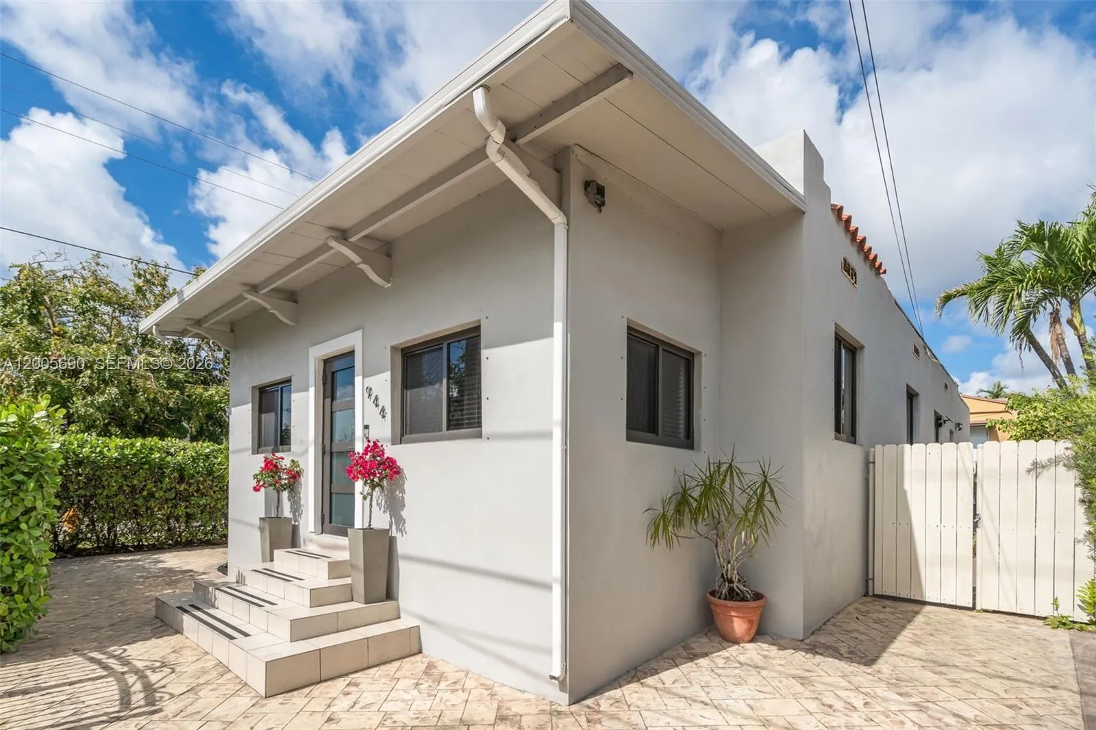 3 bedroom 2 bath for sale at 944 SW 10th Avenue, Miami FL 33130