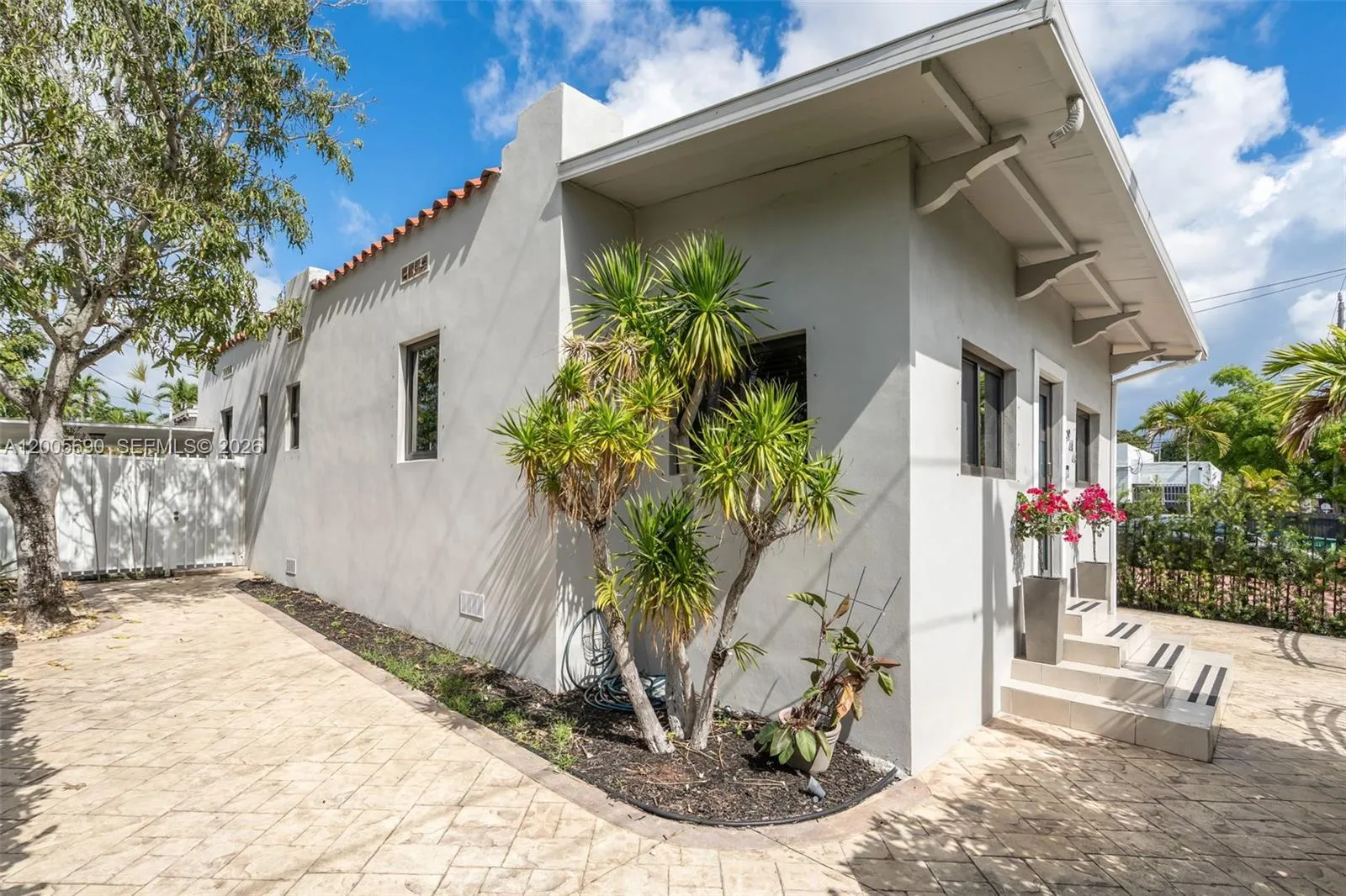 944 SW 10th Avenue, Miami FL 33130