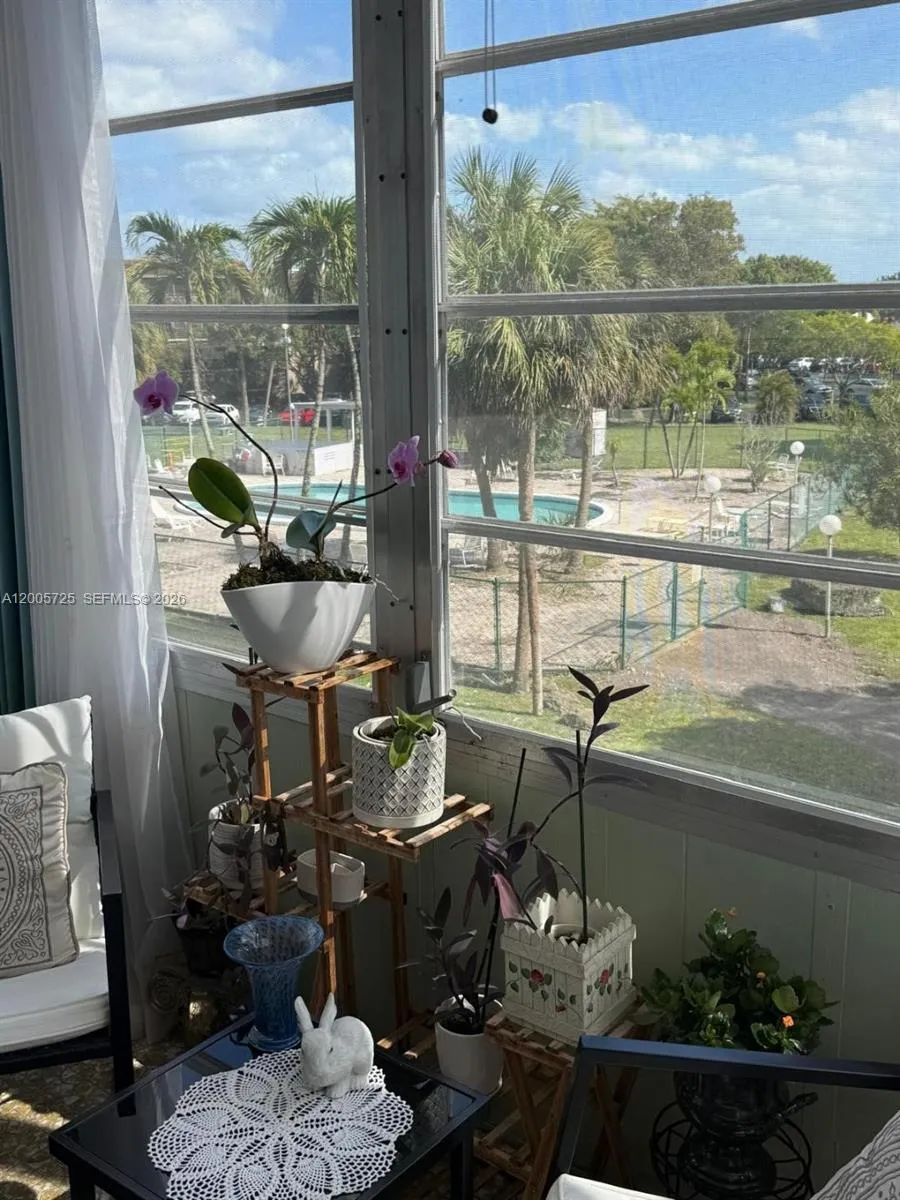 447 NE 195th St # 310, Miami FL 33179