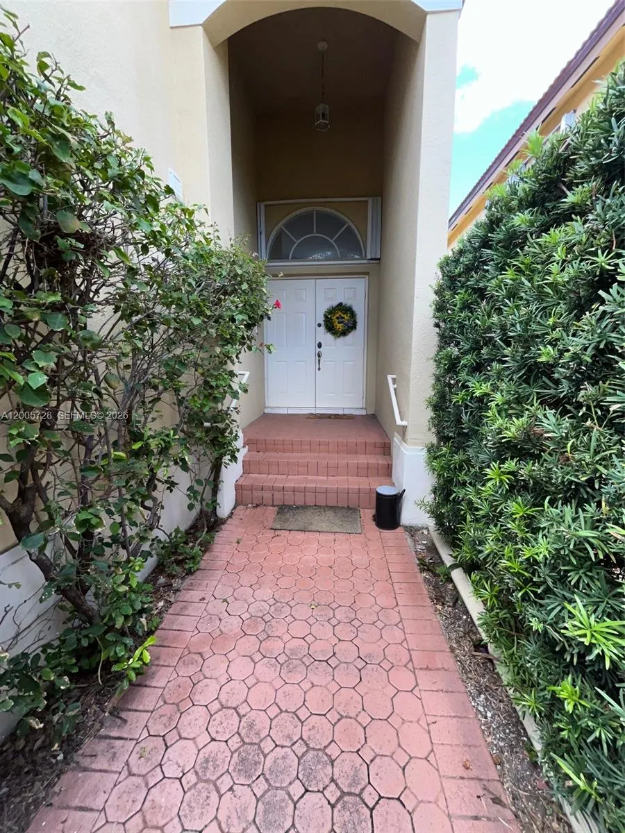 11343 NW 53rd Ln, Doral FL 33178