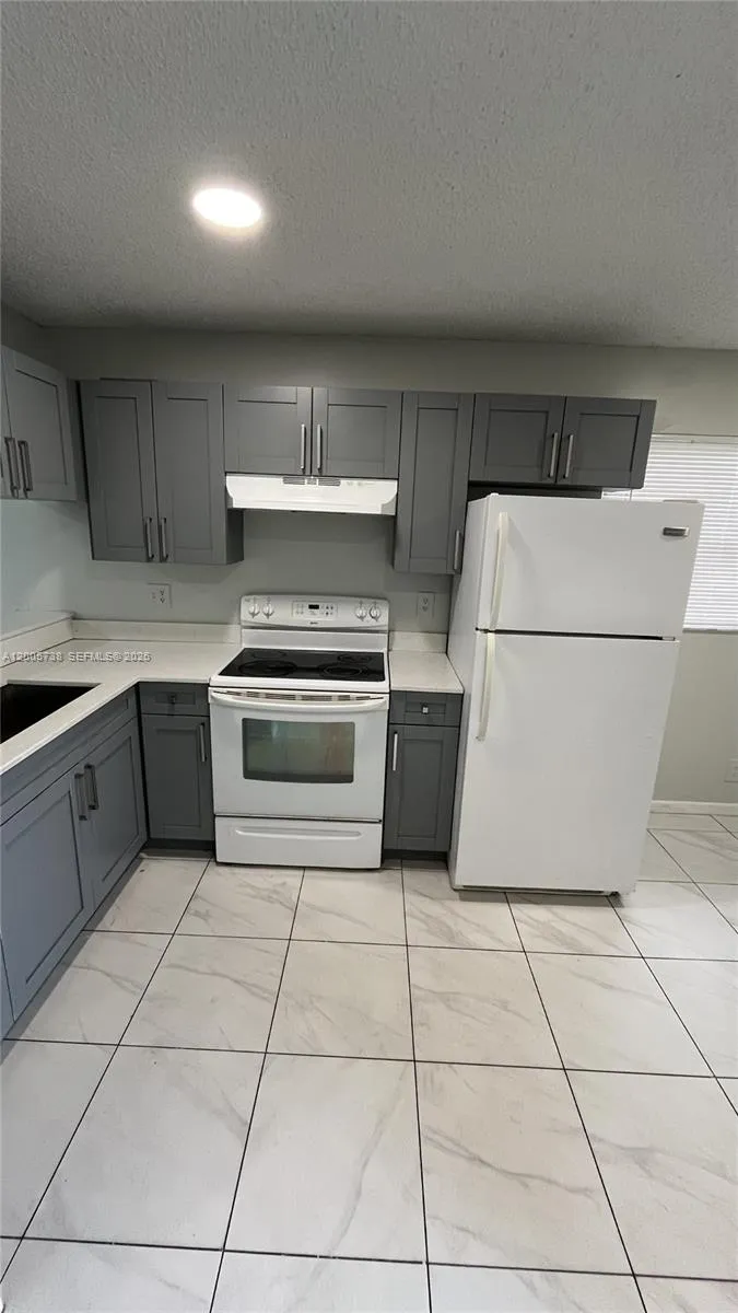 4010 LAKESIDE DRIVE # 4010, Tamarac FL 33319