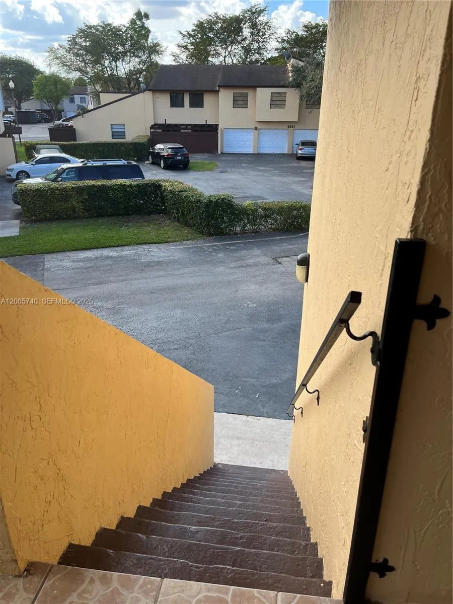 6661 SW 137th Ct # 8D, Miami FL 33183