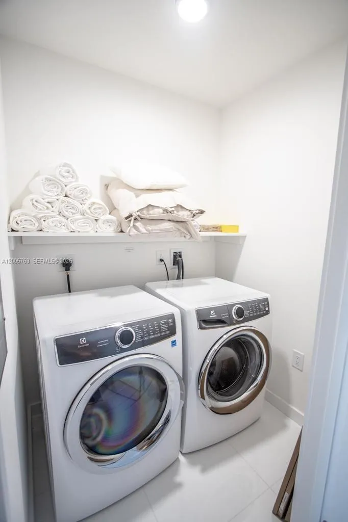 851 NE 1st Ave # 3106, Miami FL 33132