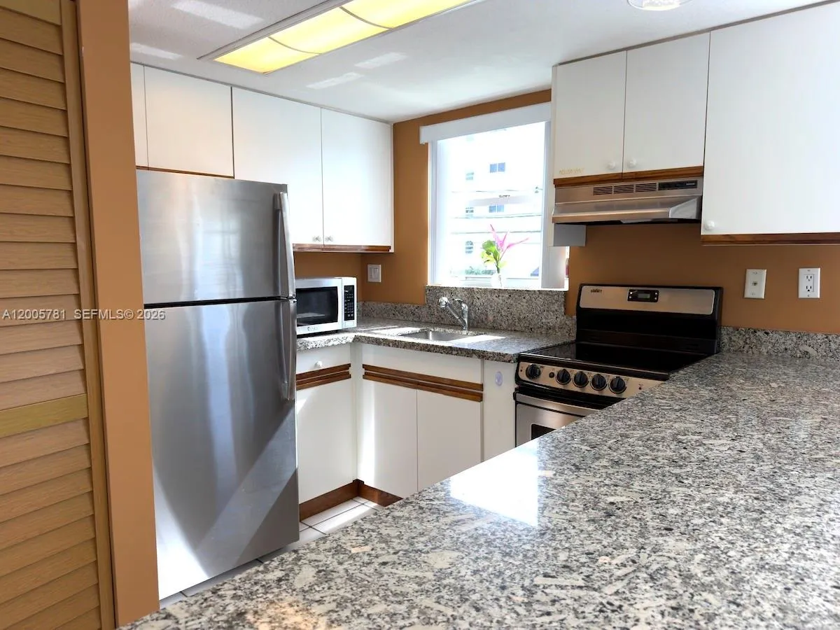 3052 SW 27th Ave # 204, Miami FL 33133